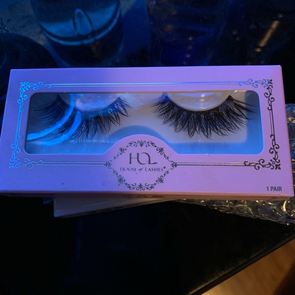 Lashes - Picture 2 of 2